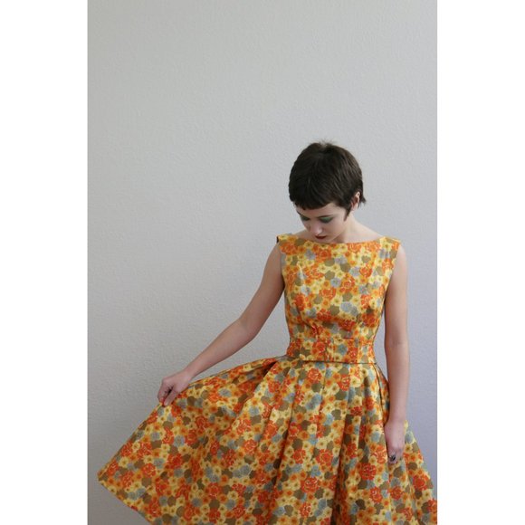 1950's Vibrant Floral Party Dress // Junior or Women's Size Double Extra Small - Picture 3 of 6